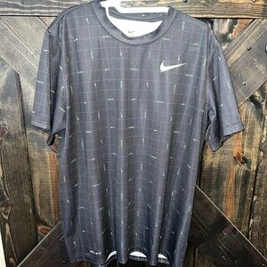 Nike Tee L Legend Printed Training Top Dri-Fit Black Green Logo Shirt